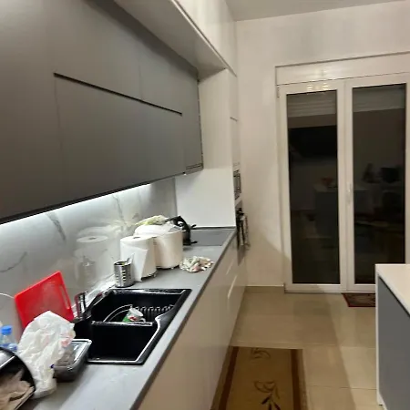 Nona Lelas House * Tirana